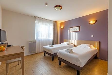 Superior Twin Studio