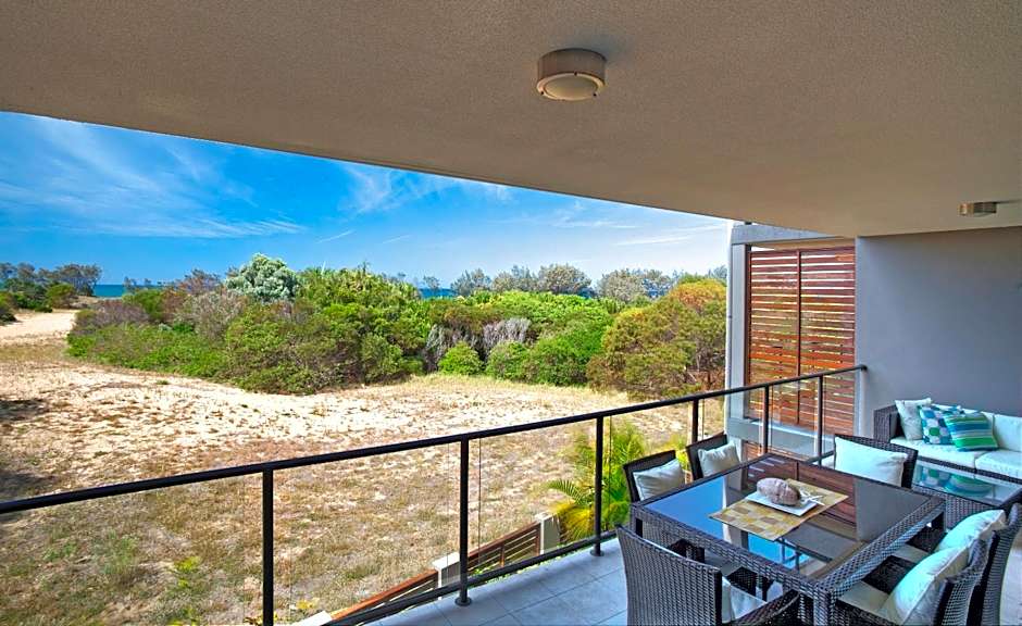 Beach Karma - Three-Bedroom Beachside Escape with Heated Communal Pool in Agnes Water
