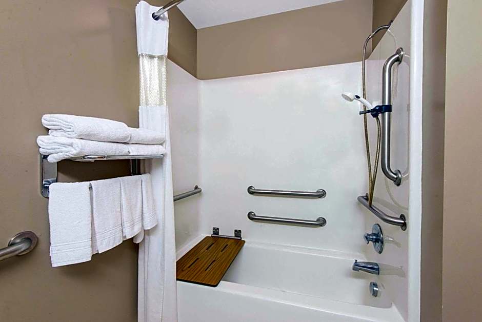 Microtel Inn & Suites By Wyndham Hazelton/Bruceton Mills