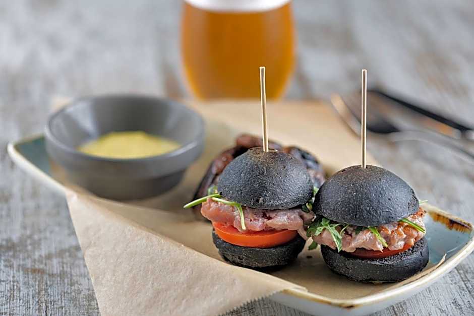 AC Hotel by Marriott Sants