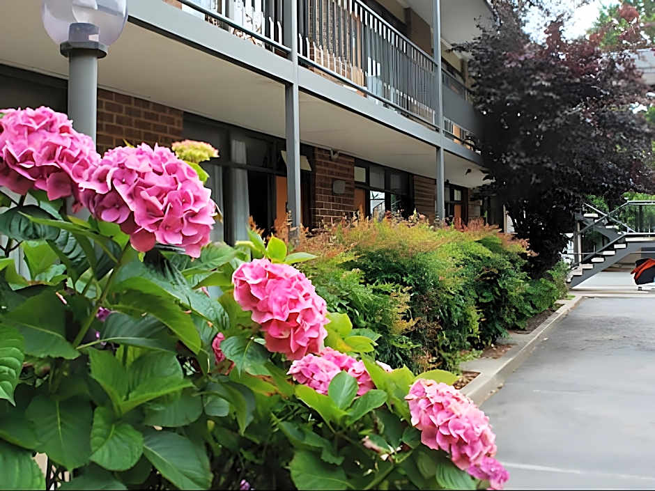 Red Cedars Motel