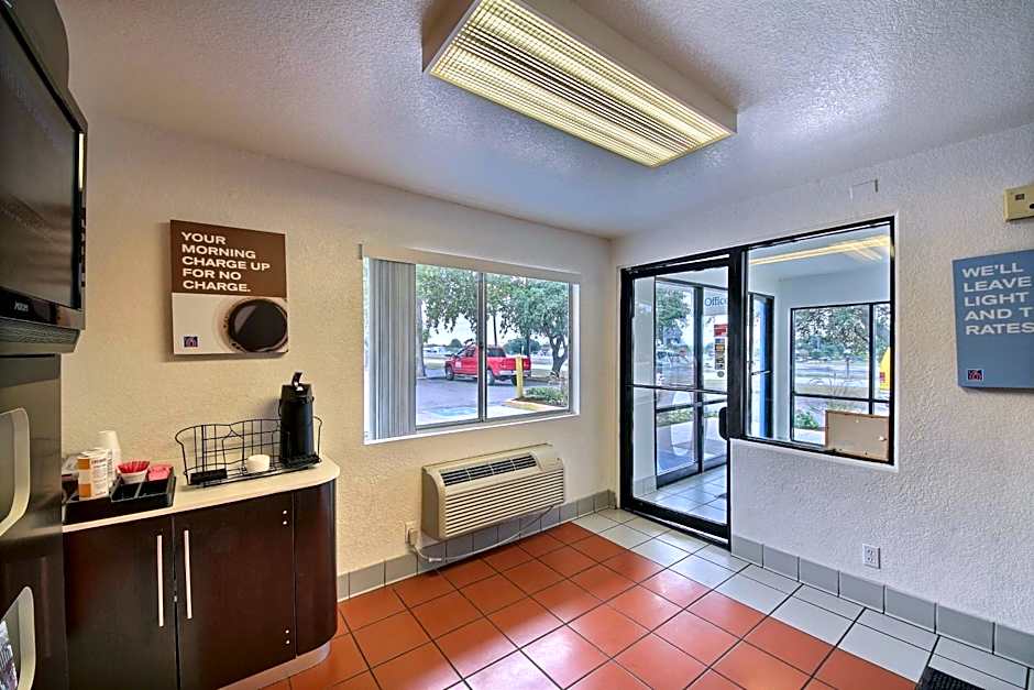 Motel 6-San Marcos, TX