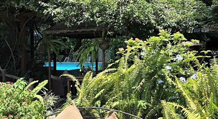 Hotel Middle Path & Spa