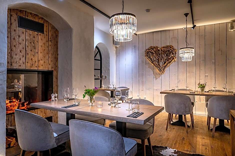 Frost Boutique Hotel