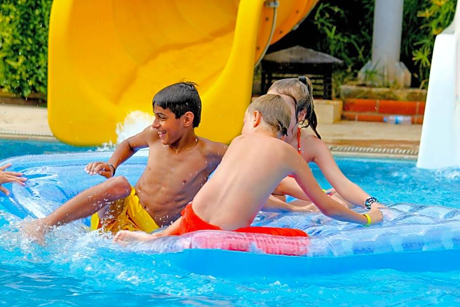 Ark Apart and Suite Hotel