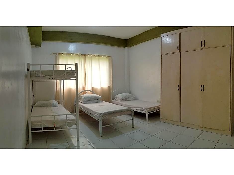 OYO 800 DDD Habitat Dormtel Bacolod 