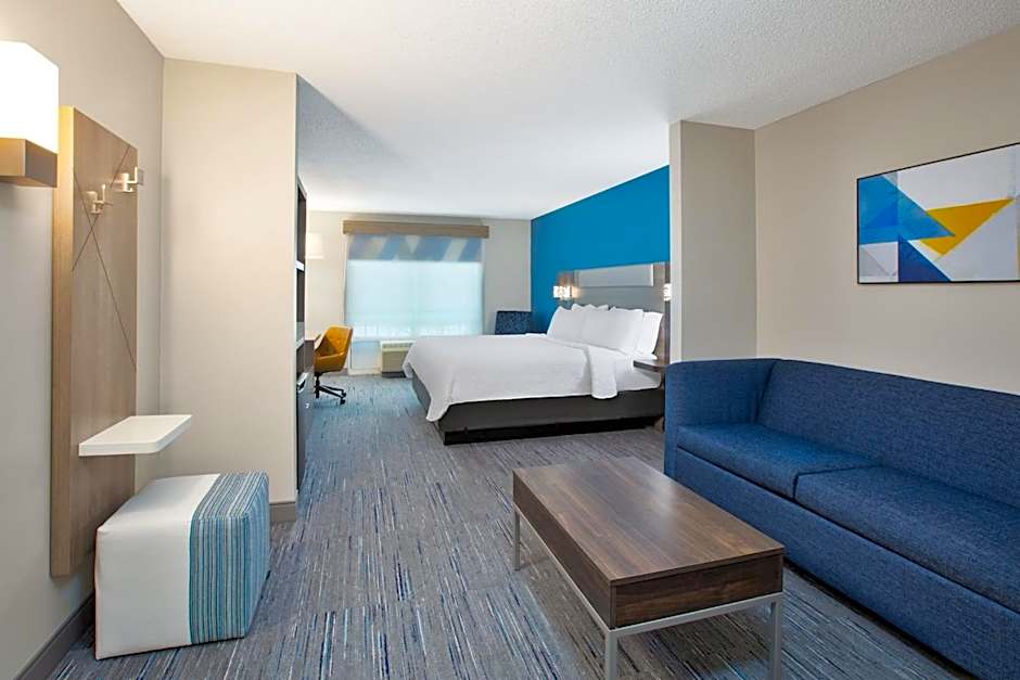 Holiday Inn Express Hotel & Suites Grand Rapids-North By IHG