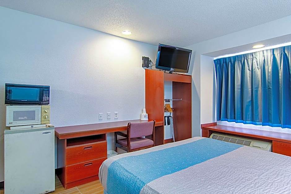 Americas Best Value Inn & Suites Brunswick