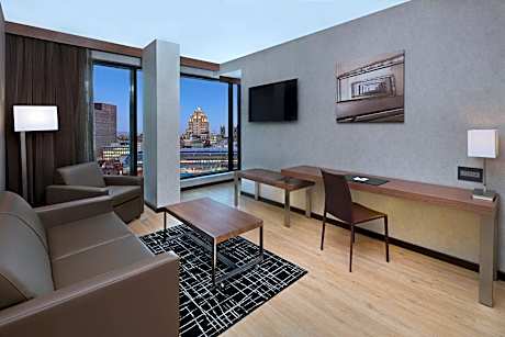 1 Bedroom Suite, 1 King, Sofa bed