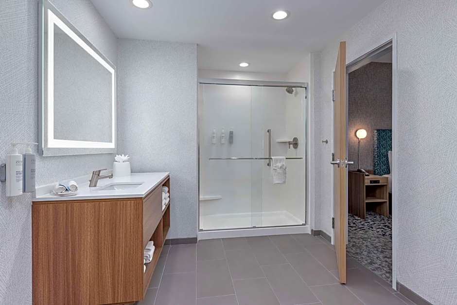 Home2 Suites by Hilton Dallas I-30 Cockrell Hill