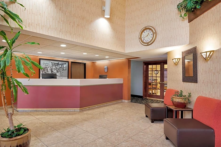 Super 8 by Wyndham Wausau
