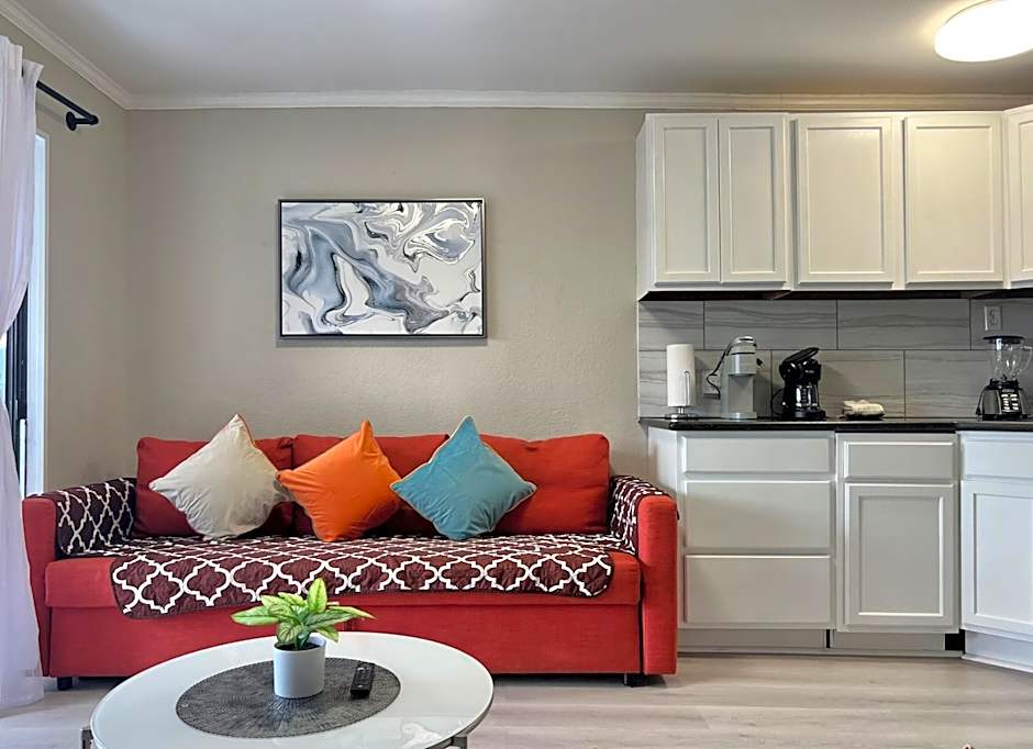 Cozy Galveston Beach Front Condo