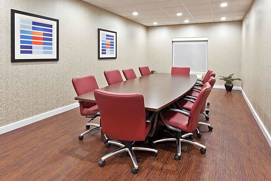 Holiday Inn Express Hotel & Suites Rome-East By IHG