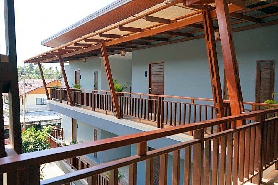 Lanta Ray Bay Hotel