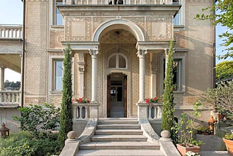 Double or Twin Room with Balcony