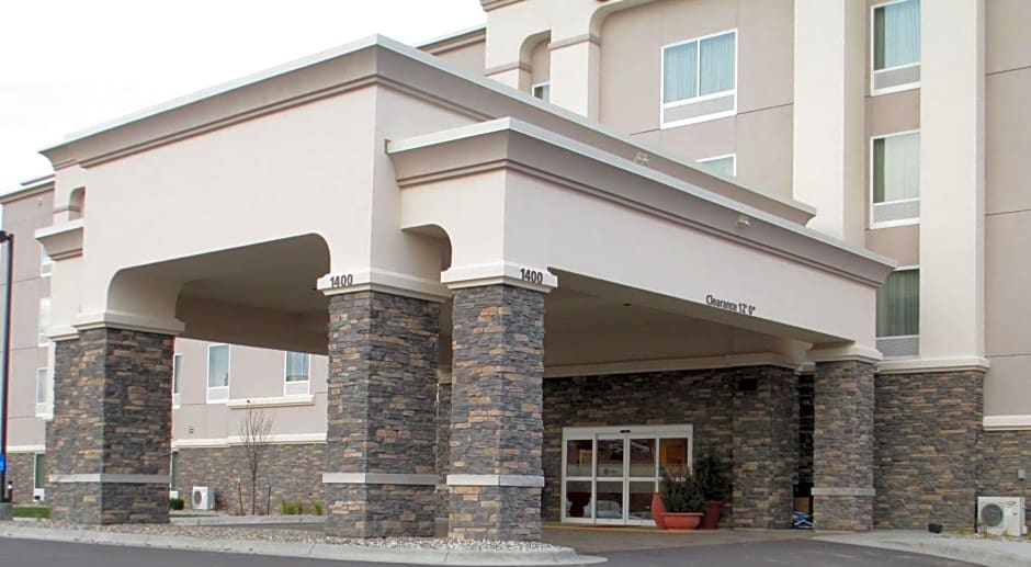 Hampton Inn & Suites Minot
