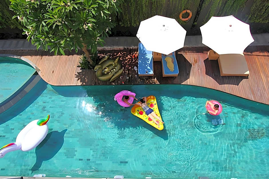Ossotel Legian Hotel