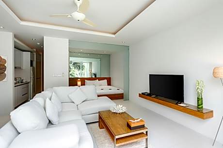 Garden One Bedroom with Pool Access