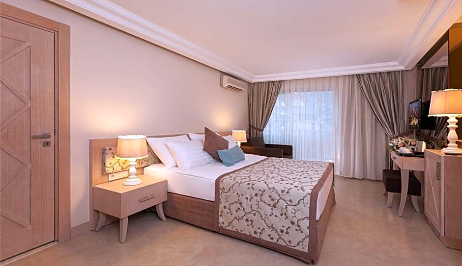 Xperia Saray Beach Hotel