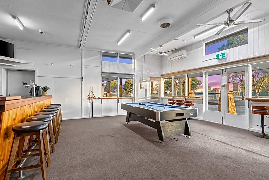 Torrumbarry Motel