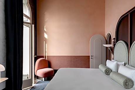 Executive Double Room with Balcony and Canal View