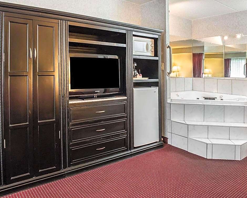 Quality Inn & Suites North Gibsonia