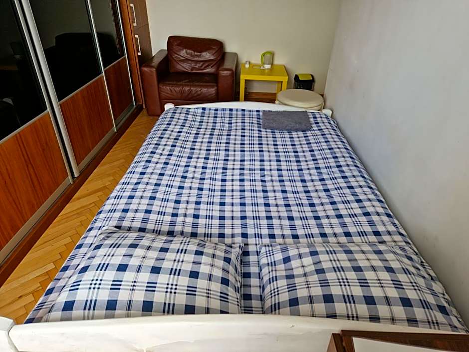 Niebieski Meander Pokoje blisko metra