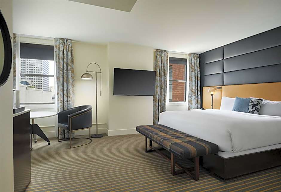 Photo 1 of 5 of Deluxe 1 King Bed