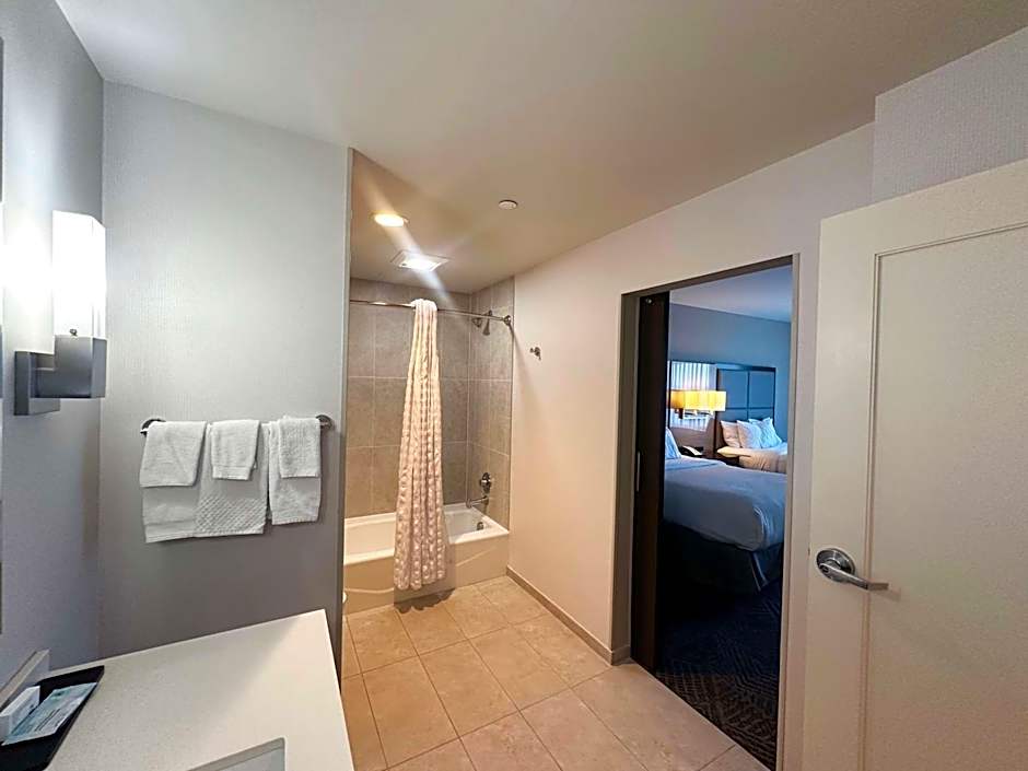 Embassy Suites By Hilton Kansas City/Olathe