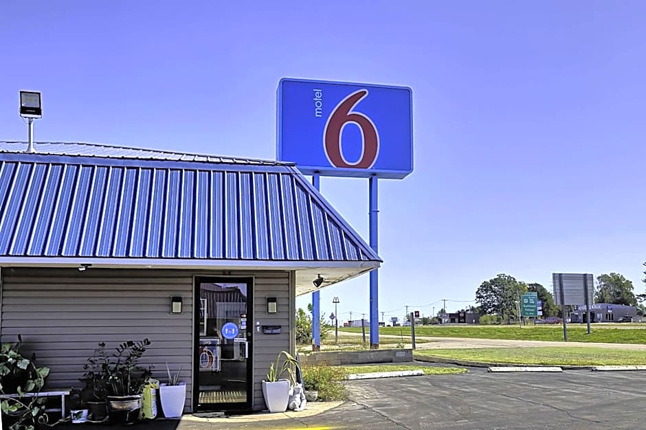 Motel 6 Sullivan MO