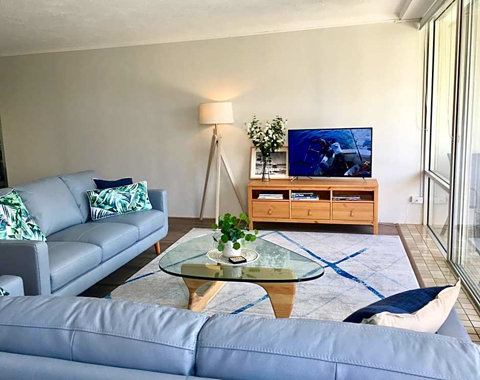 Rainbow Commodore Coolangatta