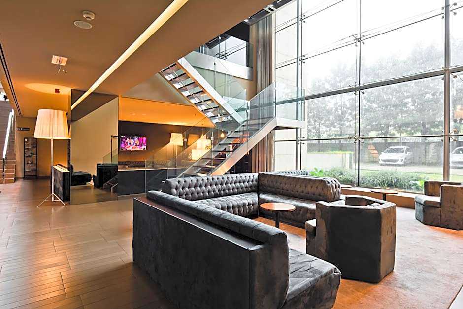 Golden Tulip São João da Madeira Hotel