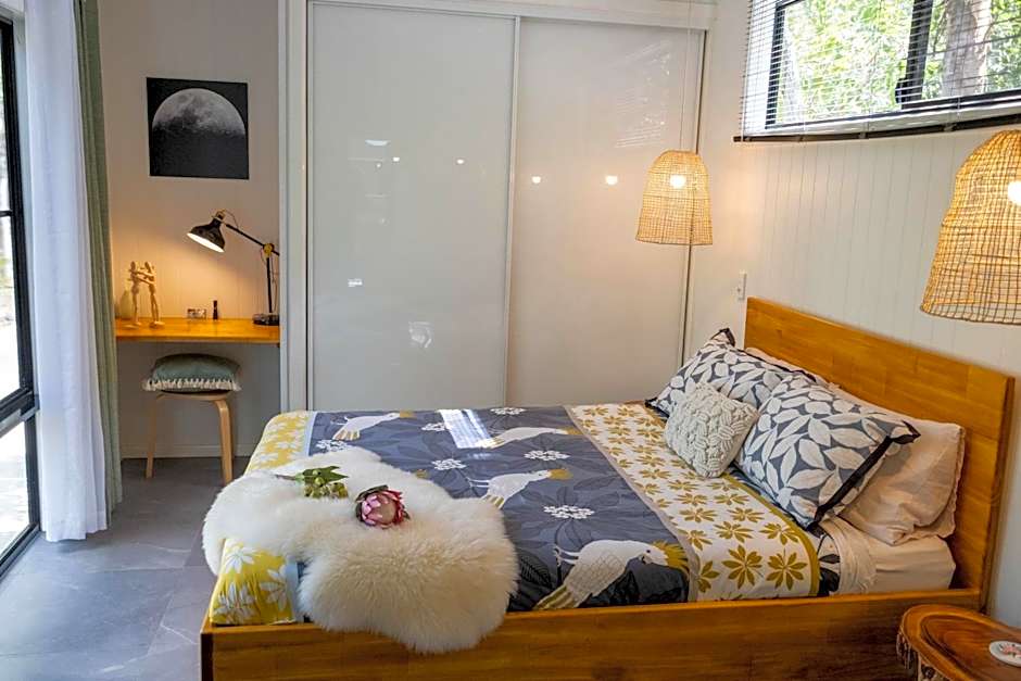 Airlie Beach Eco Cabins - Adults Only