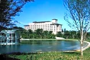 Okura Akademia Park Hotel