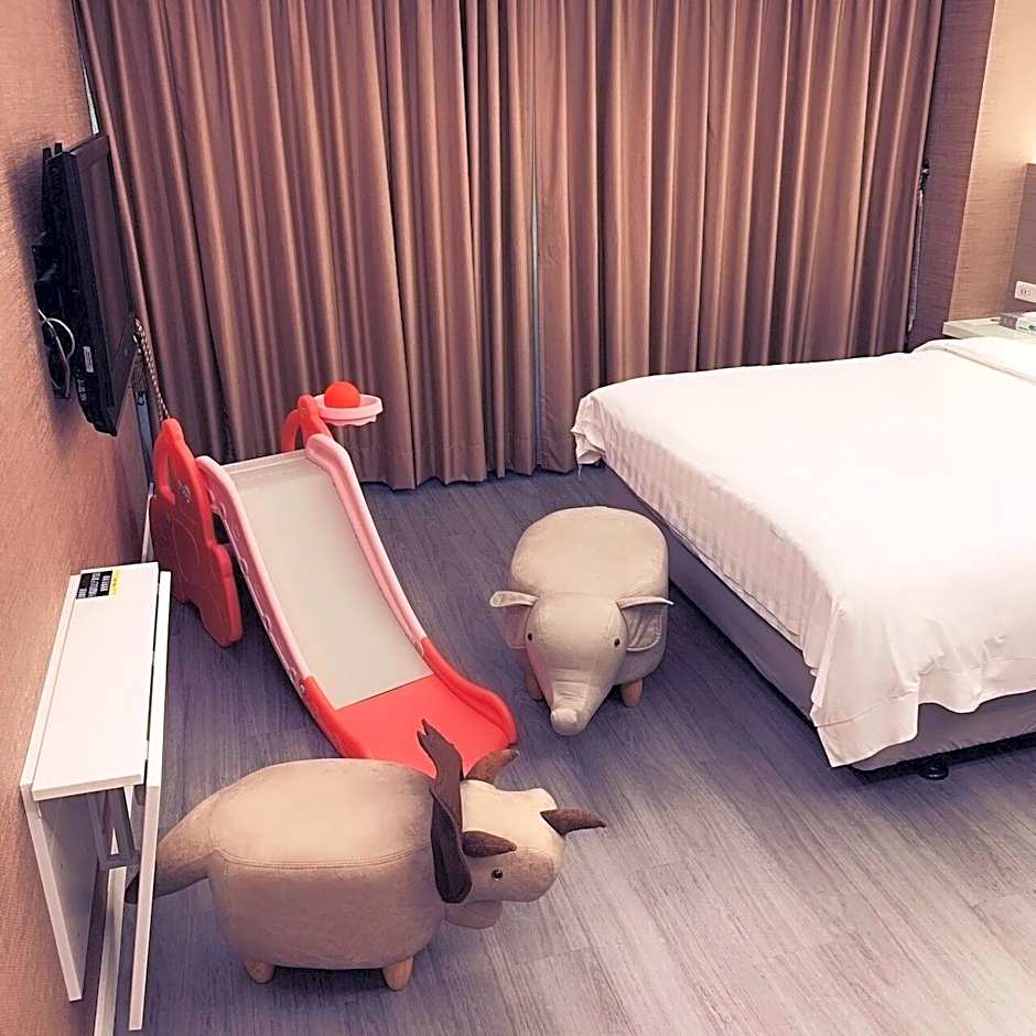 Golden Garden Hotel