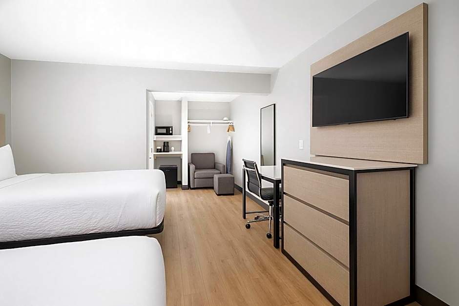 Travelodge by Wyndham LAX South