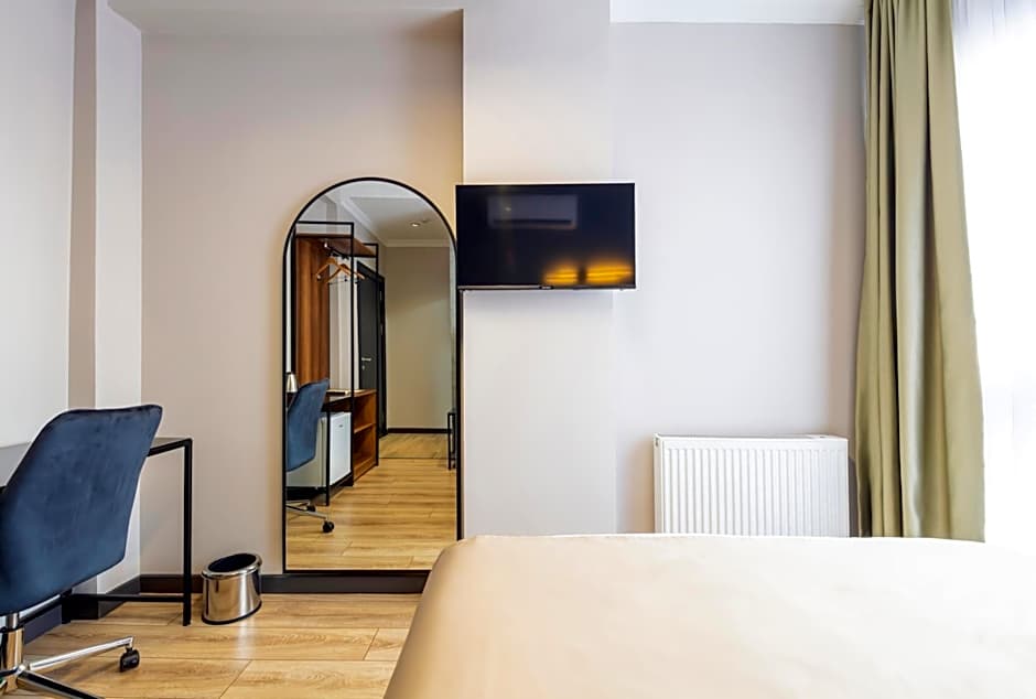 Lenora Airport Hotel