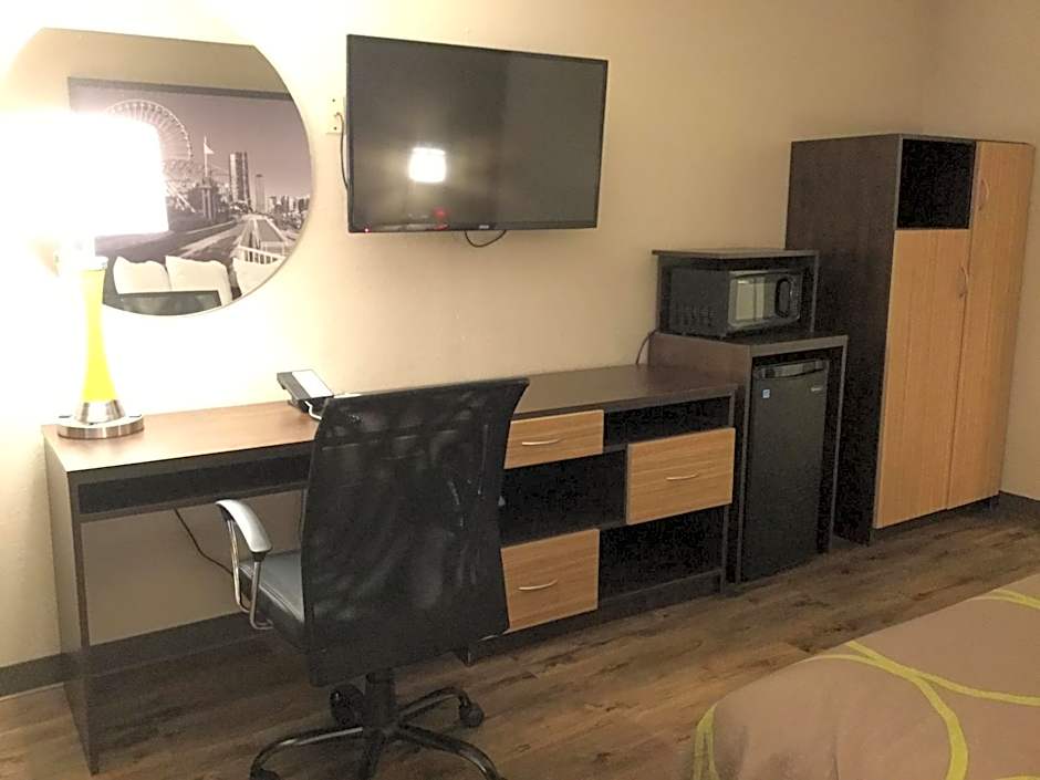 Super 8 by Wyndham South Holland