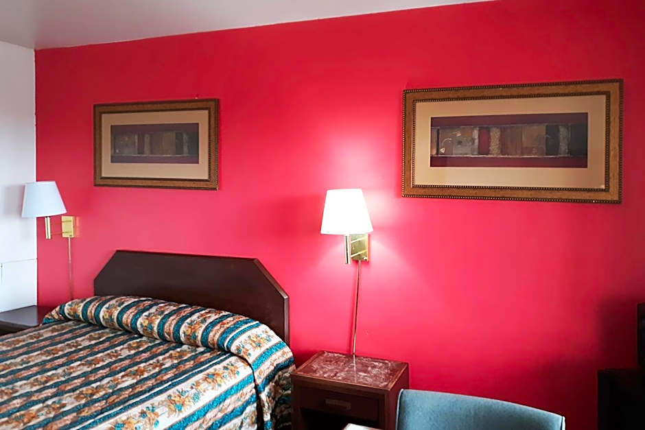 OYO Hotel Kings at Clovis