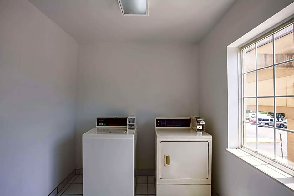 La Quinta Inn & Suites by Wyndham Richmond South