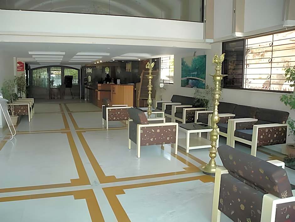 Hotel Saratharajans