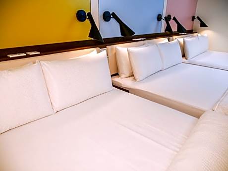 Classic Quadruple Room