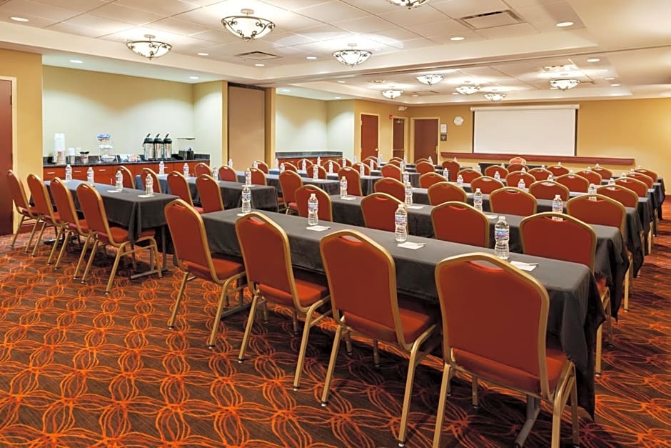 Hampton Inn & Suites Grove City