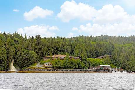 Salmon Falls Resort