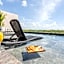 Frida's Artsy Condo with own mural, outdoor tub & rooftop pool