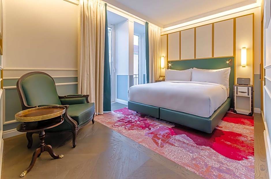 The Emerald House Lisbon, Curio Collection by Hilton