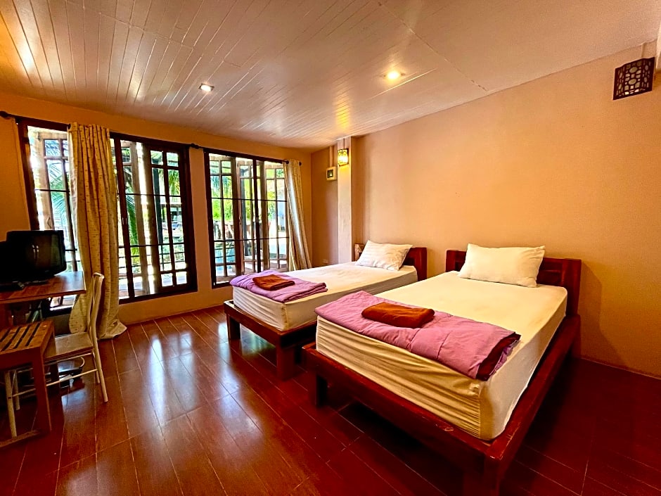 Thana Lagoon Resort – Pak Chong, GA