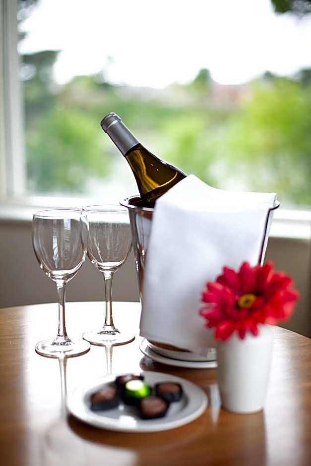 The Lakeside Hotel & Leisure Centre