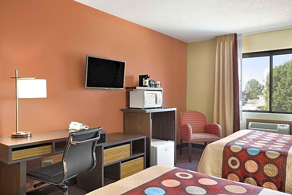 Super 8 by Wyndham Carbondale