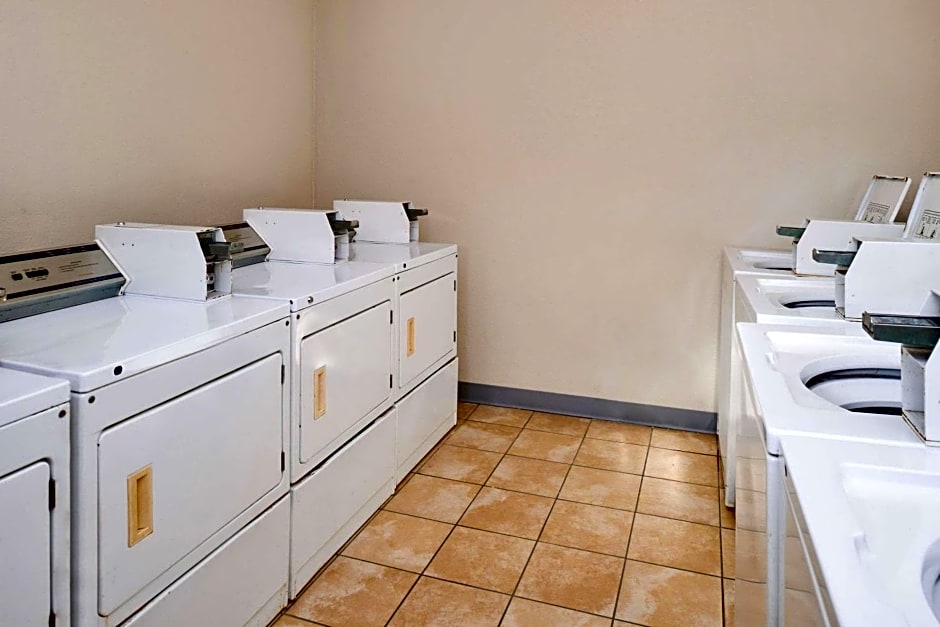 Econo Lodge Inn & Suites Port Arthur near Sabine Pass